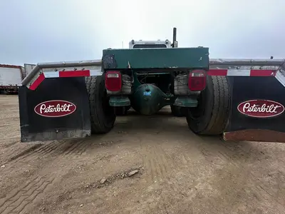 USED 2011 PETERBILT 384