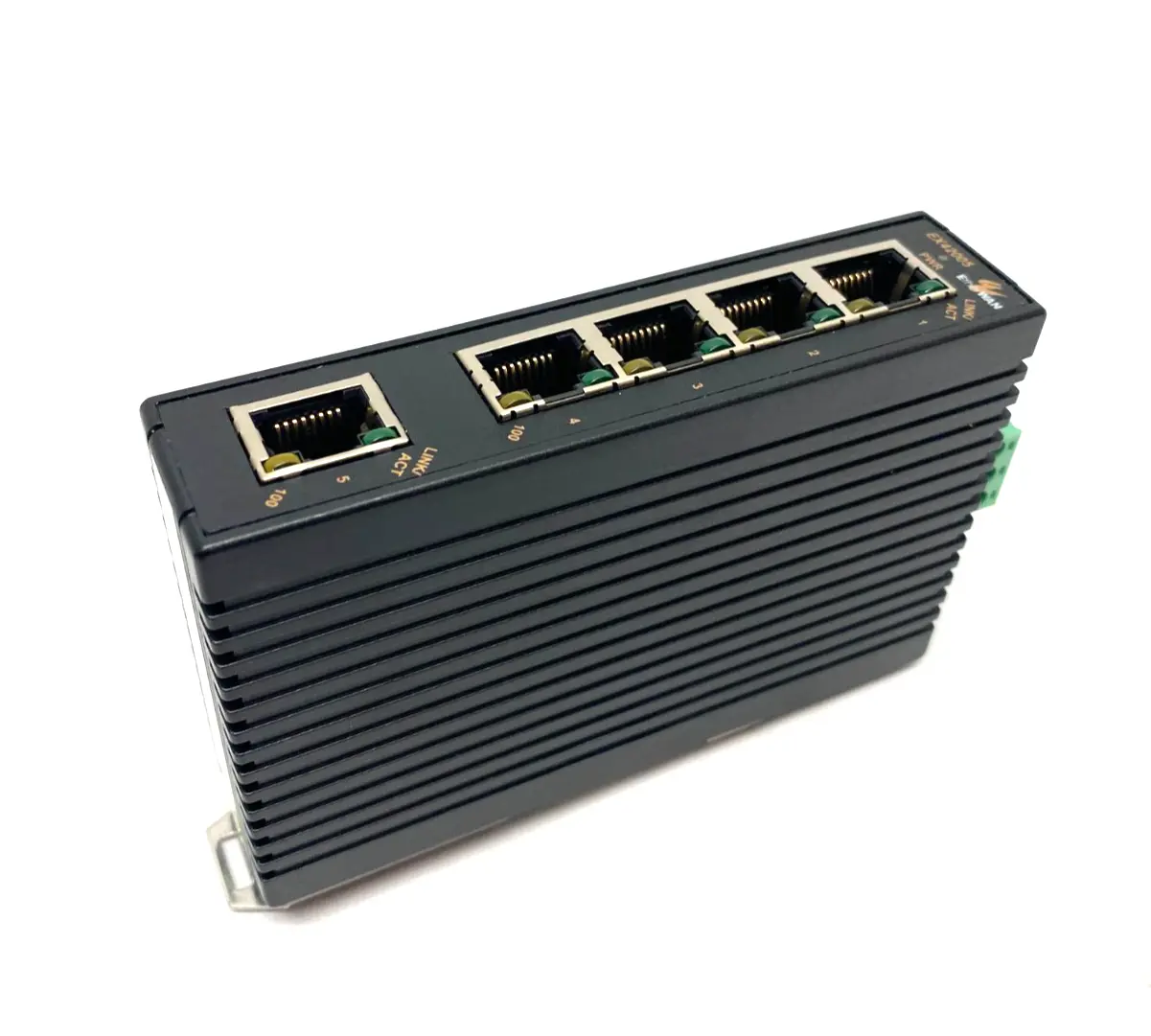 USED ETHERWAN COMPACT UNMANAGED ETHERNET SWITCH 5X10/100TX