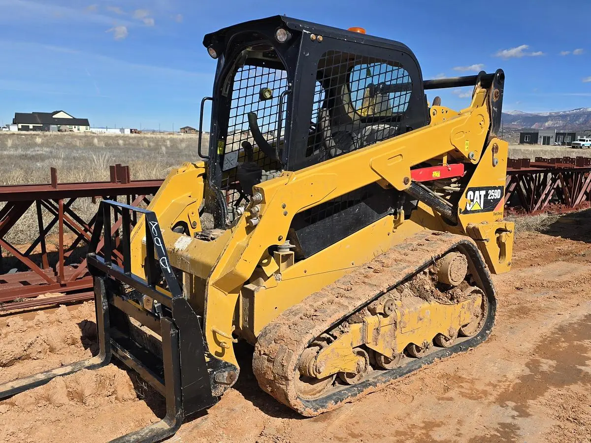 USED 2017 CATERPILLAR 259D