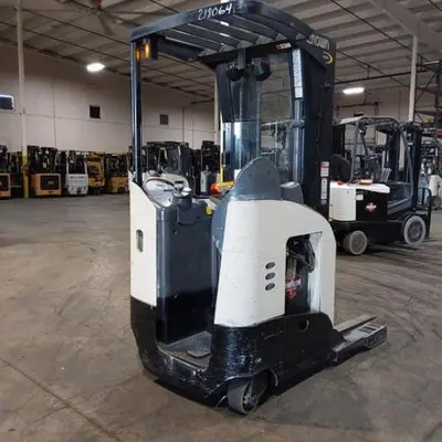 USED 2016 CROWN RR5725-45