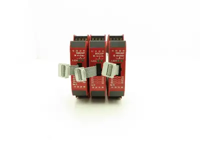 Allen Bradley 440R-H23180 Safety Relay Guardmaster Lot of 3