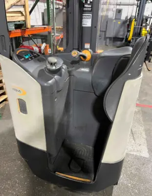 Used 2017 CROWN RM6025-45 Reach Trucks Pennsylvania US | National Lift Equipment #1382475