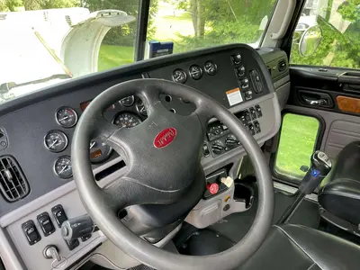 USED 2011 PETERBILT 367