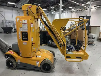 HAULOTTE GROUP VERTICAL MAST AERIAL LIFT MODEL MODEL STAR 26J LESS THAN 100 HOUR