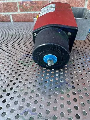 USED AXEL LARSSON AL77 230-SR ACTUATOR W/ AXEL LARSSON AL 42 DN 065 BUTTERFLY VALVE