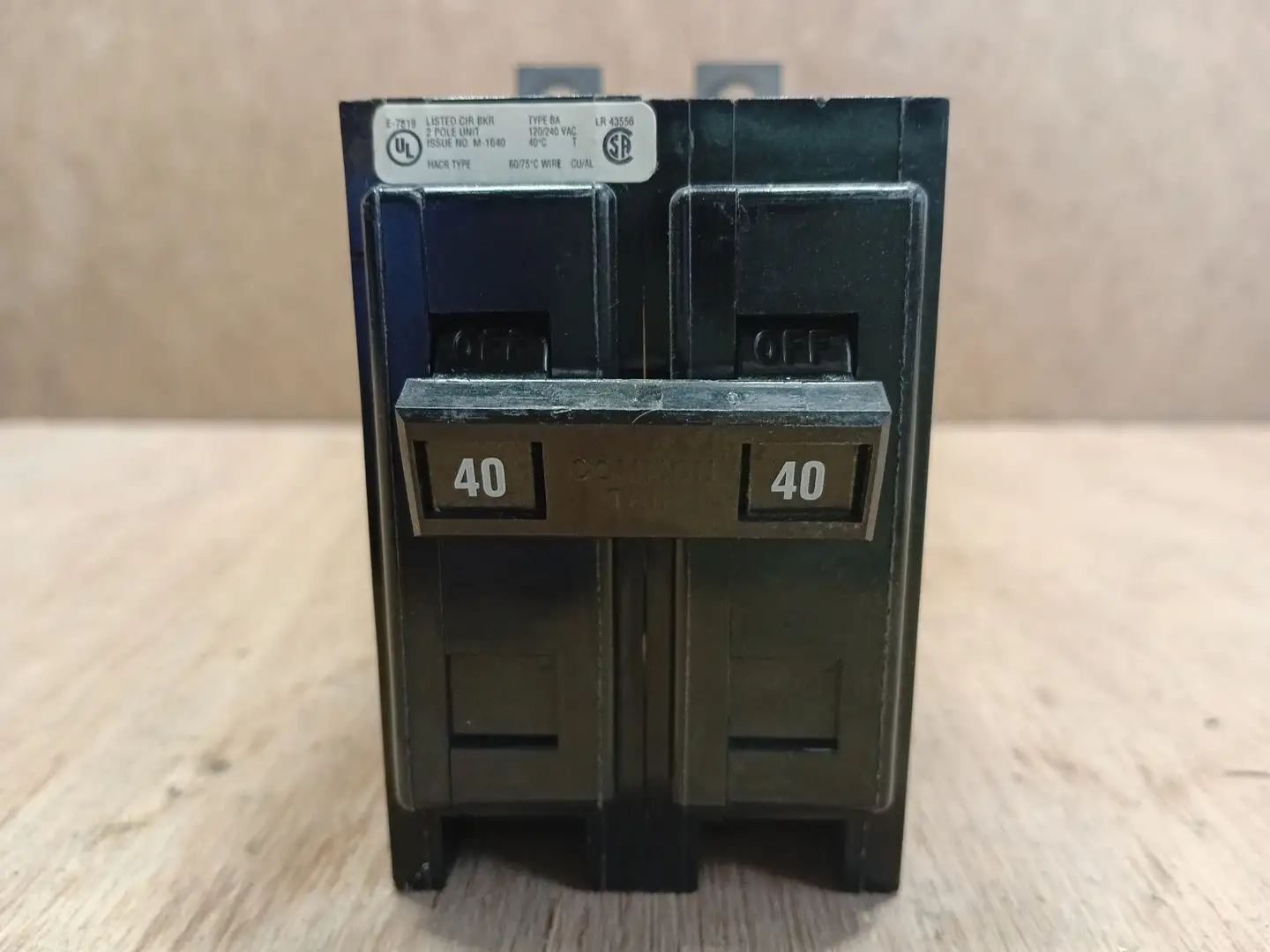 Used CUTLER-HAMMER BAB2040 Switchgears British Columbia CA | Lenmark #1438499