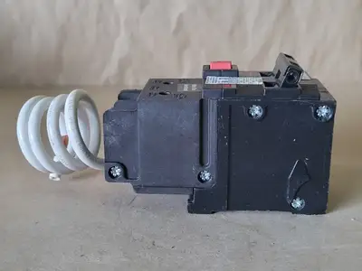 Used SIEMENS QE215H Switchgears British Columbia CA | Lenmark #239079