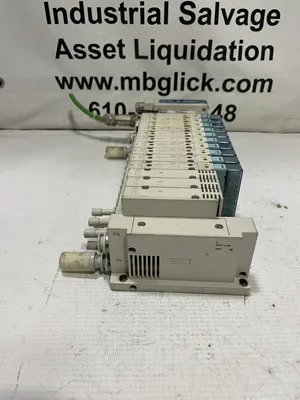 SMC EX260-SEN1 Ethernet/IP 13 Valve Manifold w/ (10) SY5201R-5U1 Valves