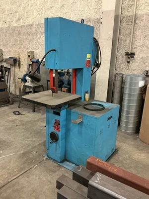 Used DOALL 2013-V Vertical Band Saws Ohio US | Equipment Recovery Corp. #1330555