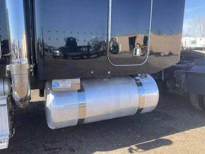 USED 2000 PETERBILT 379