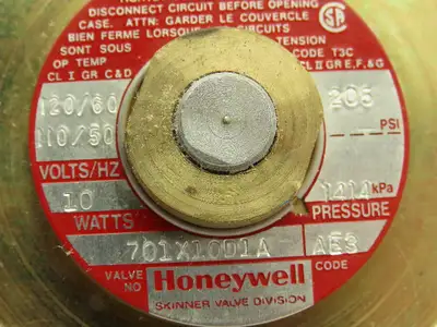 Honeywell Skinner 701X10D1A Solenoid Valve 2-Way NC 120V 205 PSI 1/4" NPT