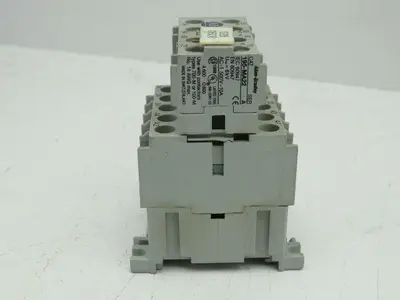 Allen Bradley 700DC-M400*/A Control Relay 600VAC 5A Ser A W/195-MA22/A Lot of 6