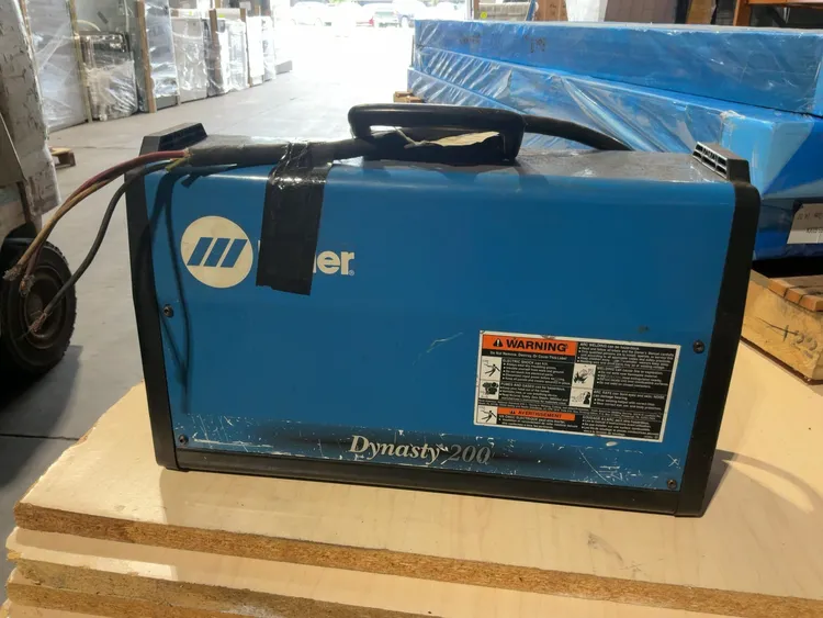 Used MILLER DYNASTY 200 PORTABLE AC/DC TIG AND STICK INVERTER WELDER Tig Welders Michigan US | Miedema Asset Management Group #1424982