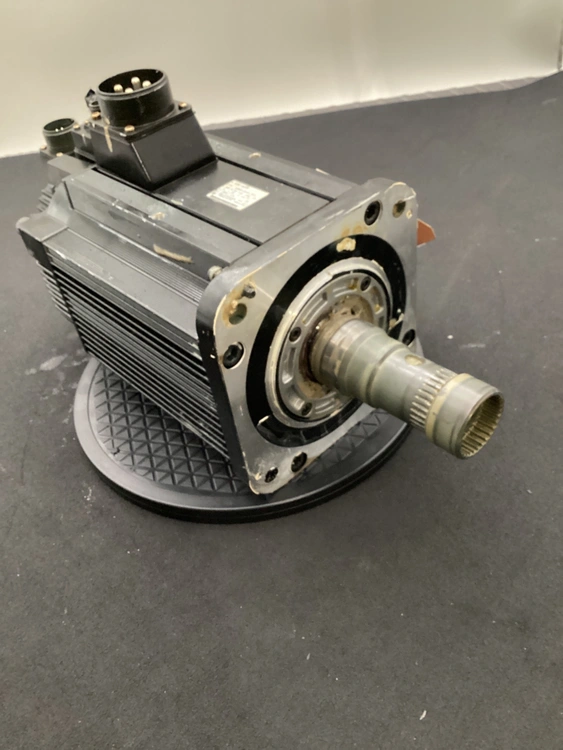 Used YASKAWA SGMGH-55A2A-YR14 Servo Motors Michigan US | iGAM Industrial Marketplace 4 #174435