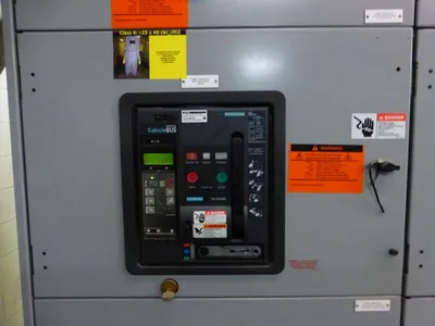 4000 Amp Siemens WL Switchgear, 7 Section, 4000/1600A Breakers,