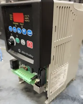 Allen Bradley 22B-D2P3N104 SERIES A PowerFlex 40 AC Drive (BIN 4 .5. 5)