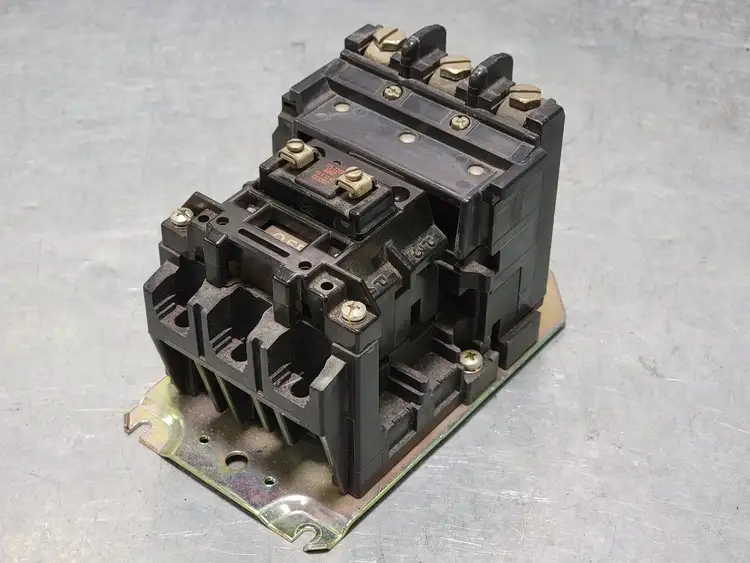 Used ALLEN-BRADLEY CC2360 Switchgears British Columbia CA | Lenmark #243544