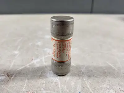 Disconnect Switch w/ 3 Times 15 Amp Fuse AJT15
