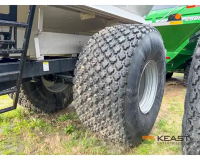 Used UNVERFERTH _UNKNOWN_ Dry Spreaders Iowa US | Keast Enterprises #1360504
