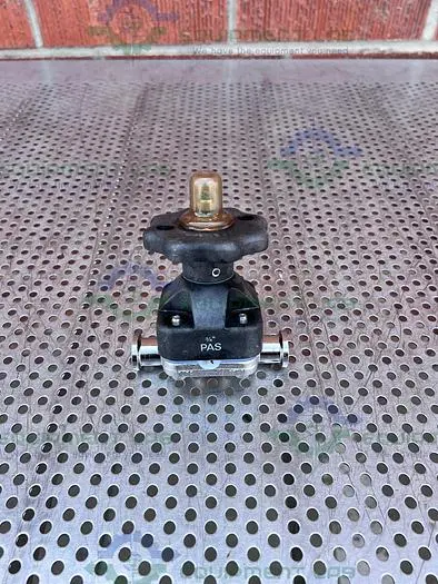 Used ITT PURE FLO .75-316L-RA15MAX-CWP150 DIAPHRAGM VALVE W/ 3/4" SANITARY FITTING Valves/Fittings California US | Equipment Lab #485540