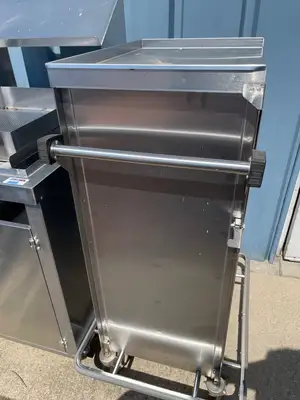 Used Lakeside Used LAKESIDE Food Tray Cart: 6 Trays, Non-Pass-Through, 1 Doors, Stainless Steel - SS48 Restaurant Equipment (Miscellaneous) Illinois US | Falcon Restaurant Supply #1376163