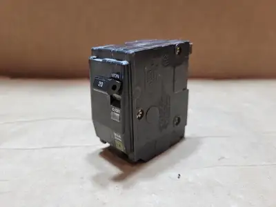 Used SQUARE D QO220 Switchgears British Columbia CA | Lenmark #835701
