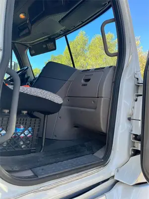 USED 2013 FREIGHTLINER CASCADIA 125