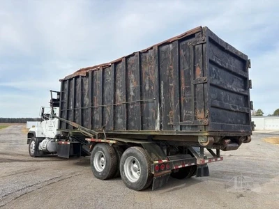 Used 1997 MACK RD688S Hooklifts & Roll-Offs North Carolina US | Southeastern Equipment Corp #1467776