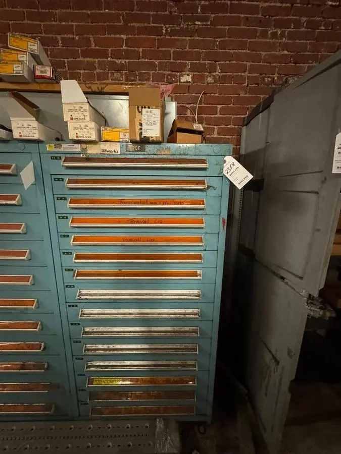 VIDMAR 15 DRAWER TOOL CABINET WITHOUT CONTENTS
