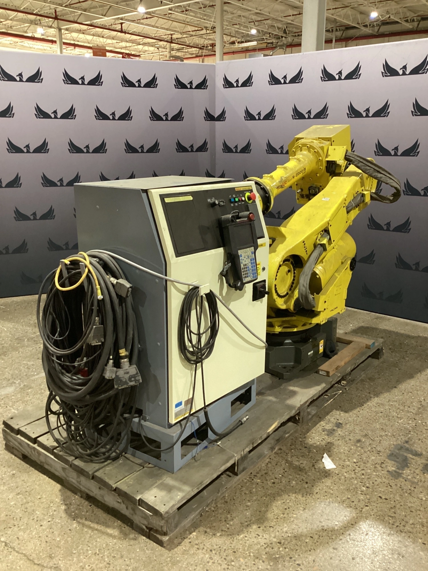 USED 2009 FANUC R-2000iB/210F + R-30iA