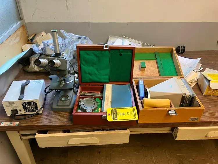 Used _UNKNOWN_ _UNKNOWN_ Microscopes Ohio US | Myron Bowling Auctioneers Inc #1504660