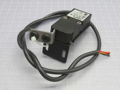 Used STEUTE _UNKNOWN_ Relays & Switches | OCO Industrial #1702432