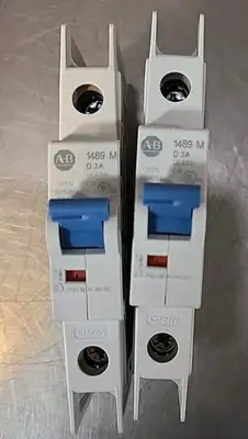 Allen Bradley 1489-M1D030 ser D breaker Loc4B2