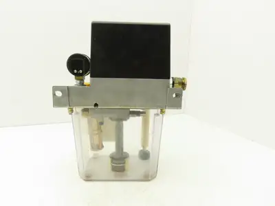SKF MKU11-KW2-J0051 Lubricator Oil Pump Oiler 16 Bar 0.1 L/min 100VAC 2L Tank