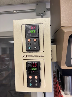 2015 MORGAN-PRESS G-100T Injection Molding Horizontal/Vertical | Machinery Network (3)
