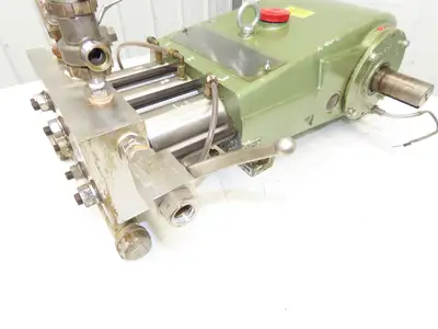 Arimitsu C-25200SW3E Stainless Triplex Plunger Pump 45.7L/min 2842psi 18.4kw