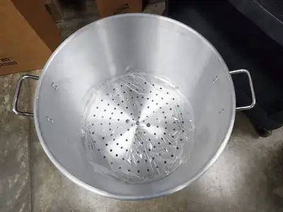 New | in-Stock Isaac Peoria New 100 Qt. Heavy Weight Aluminum Stock Pot with lid and preferred rack C IP Pans Illinois US | Falcon Restaurant Supply #1376741