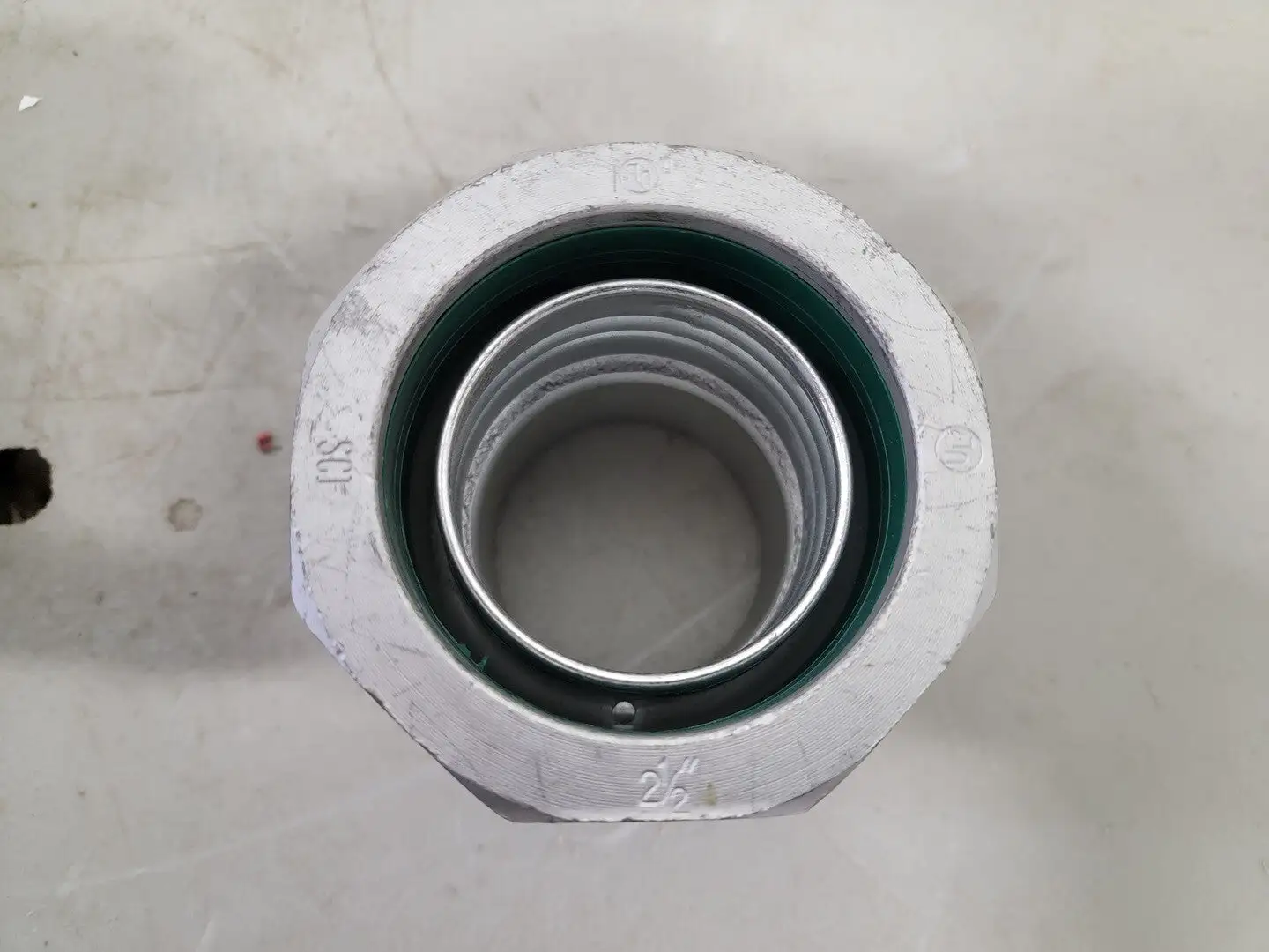 2-1/2" Compression Connector
