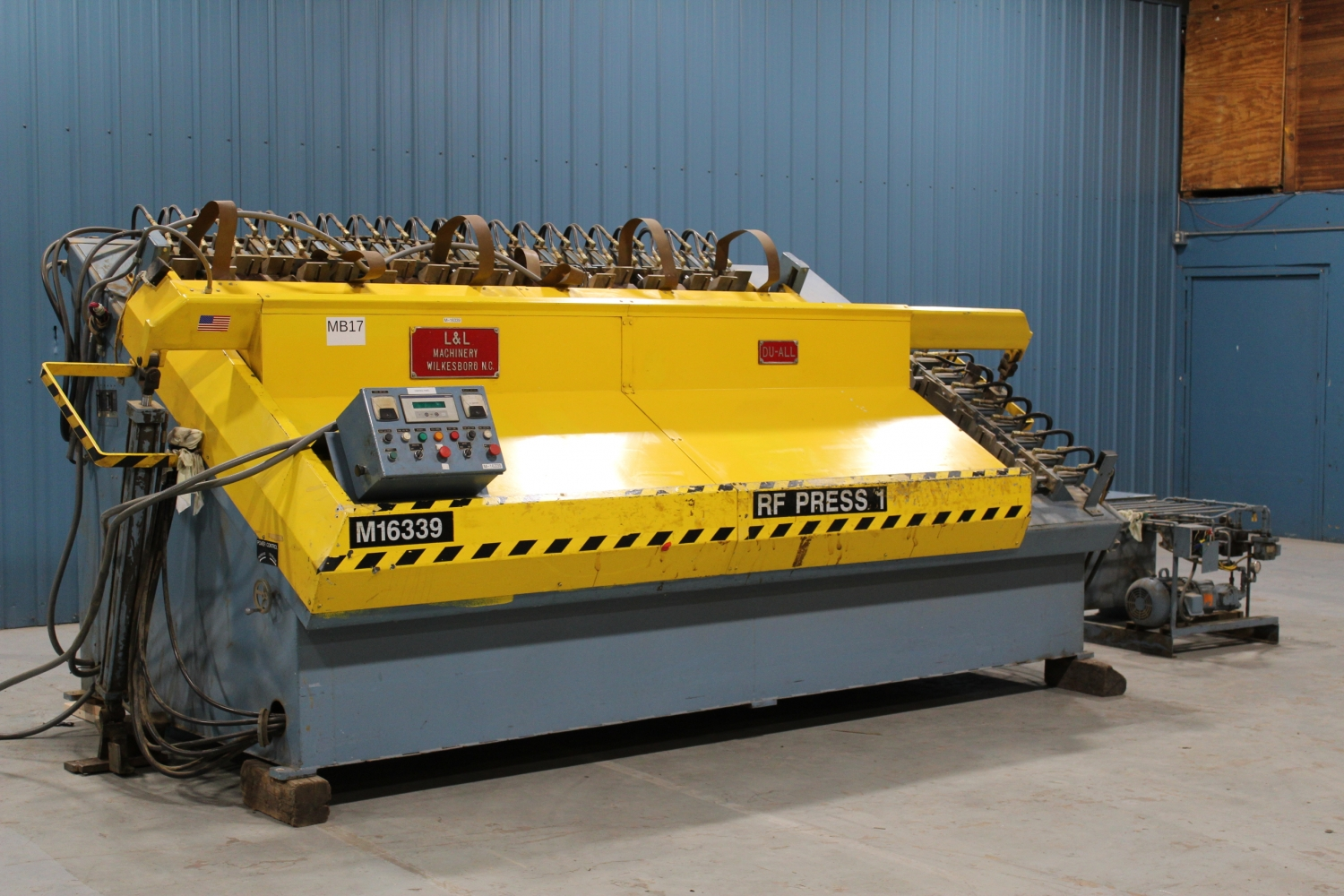 L & L Machinery Du-All Radio Frequency Gluer (Easel Style)