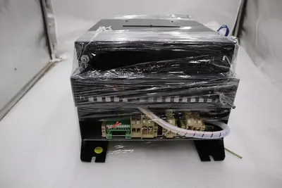 Avtron DC0001-1Z00-J Addvantage-32 Microprocessor Digital Dc Drive STOCK 1737B