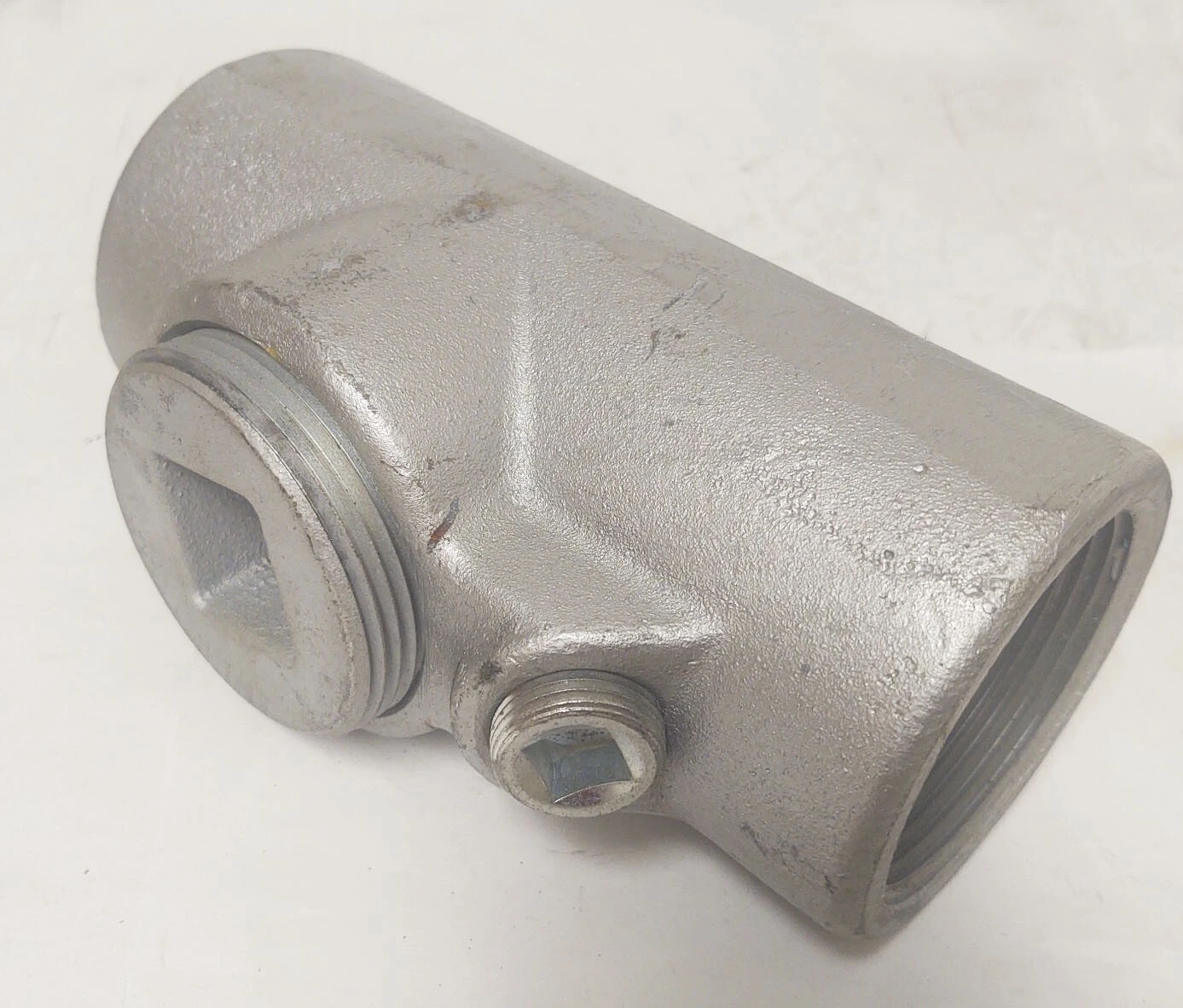 NEW EATON CROUSE-HINDS INDUSTRIAL EYS71 / EYD71