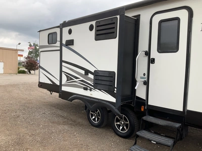 Used 2017 KEYSTONE 330BHSL Campers, Caravans, Motorhomes Michigan US | Miedema Asset Management Group #1355374