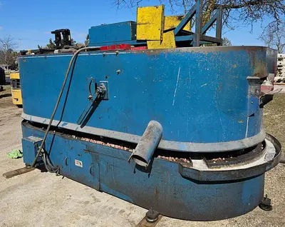 USED 1997 VL/RAMPE RT-32