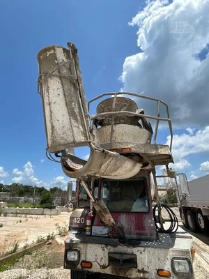 Used 2016 OSHKOSH S2346 Concrete Mixer Trucks Florida US | Big D Heavy Equipment #1556986