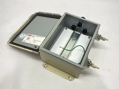 USED HOFFMAN CONTINUOUS HINGE ENCLOSURE CLAMPS CH TYPE 12 8X6X3.50"