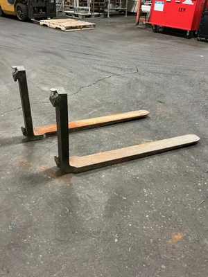 Used CASCADE EA001 Pallet Forks Ohio US | Equipment Recovery Corp. #1331817