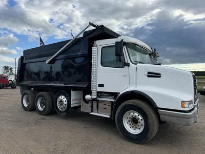 Used 2020 VOLVO VHD Dump trucks Minnesota US | Carco Truck & Equipment #1514186