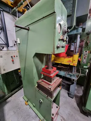 USED WMW 10 TON