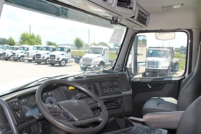 Used 2019 VOLVO VHD64B200 Septic/Sewer/Vacuum Trucks Texas US | Roll Off Truck World #1492002