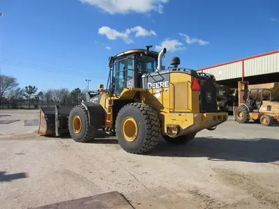 USED 2016 Deere 724K